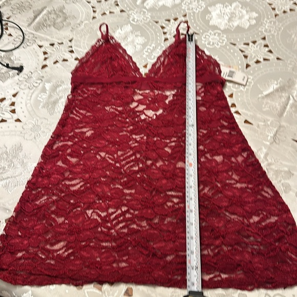 Lace Chemise burgundy size large - Picture 3 of 4